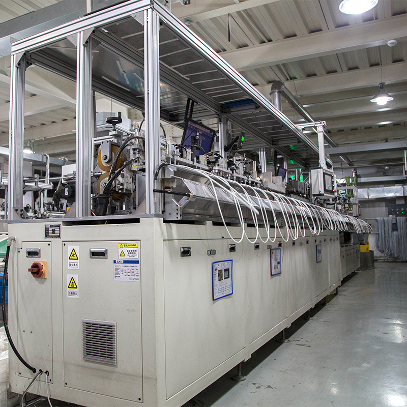 Linie de producție automată standard european cu trei prize Linie de producție automată standard european cu trei prize